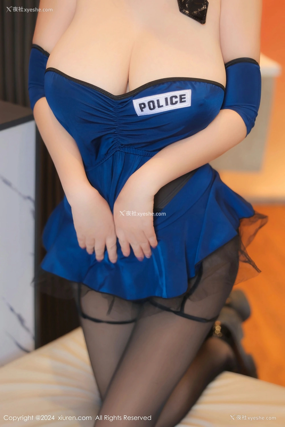 1P - [XiuRen秀人网] No.8304 陈柒柒