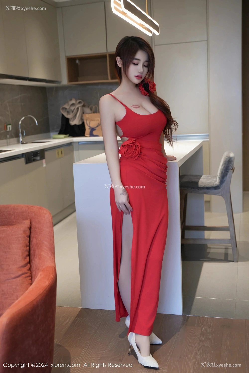 1P - [XiuRen秀人网] No.8313 美七 Mia