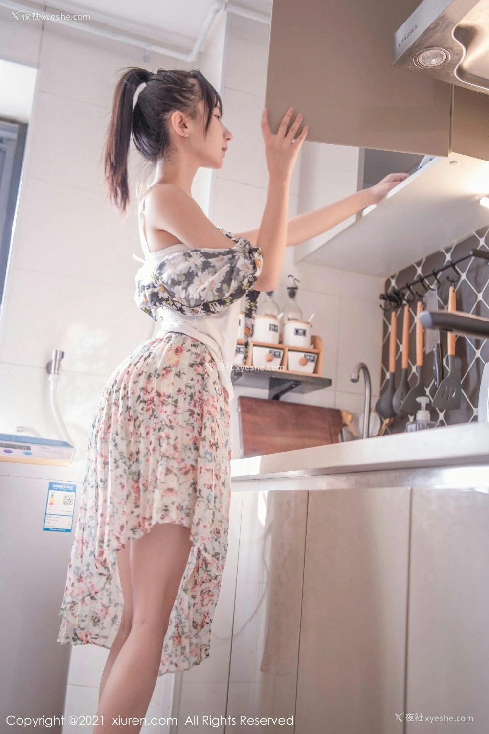 1P - [XiuRen秀人网] No.3711 小果冻儿