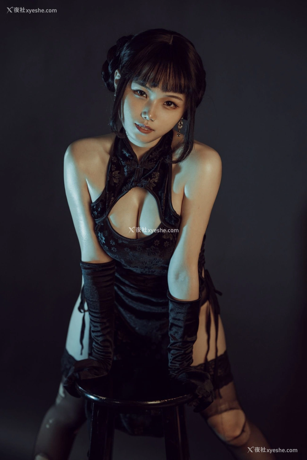 1P - 七月喵子《黑旗袍》