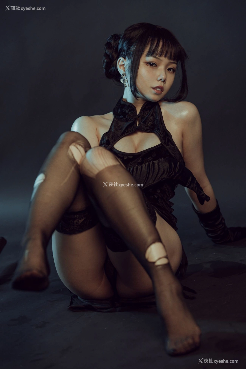 1P - 七月喵子《黑旗袍》