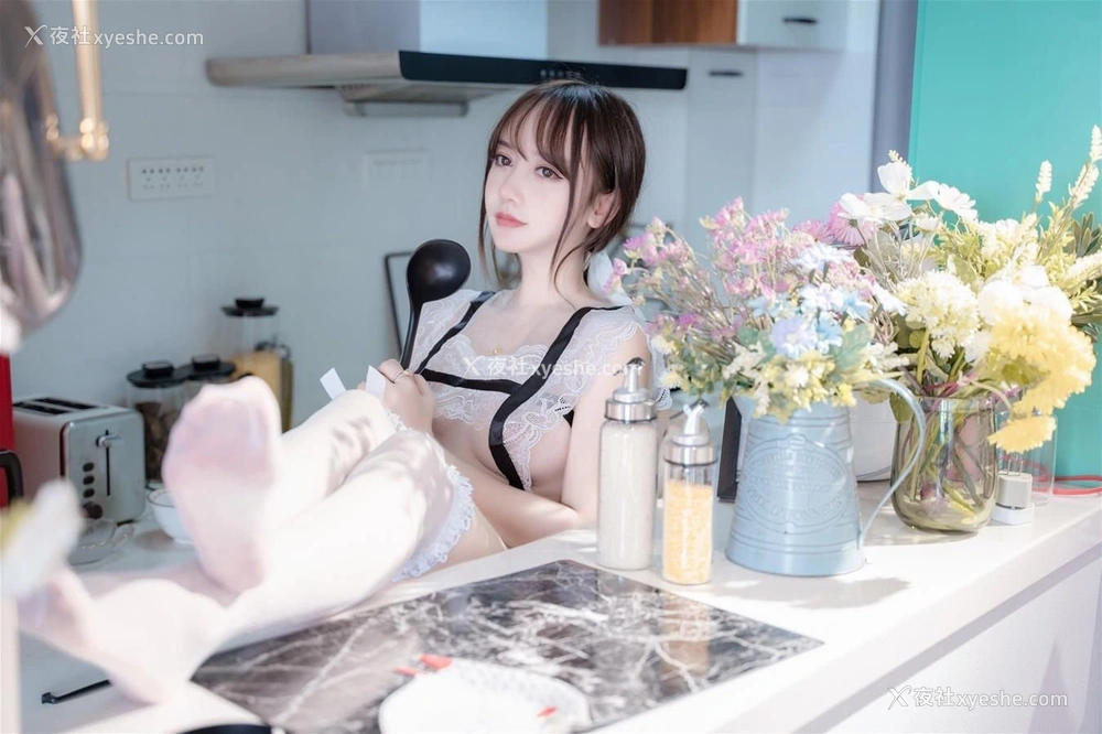 1P - 过期米线线喵《透明薄纱俏女仆》