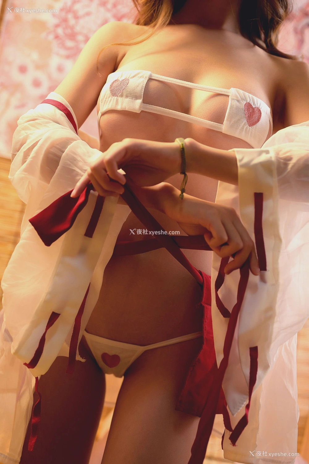 1P - 抖娘·利世《巫女》