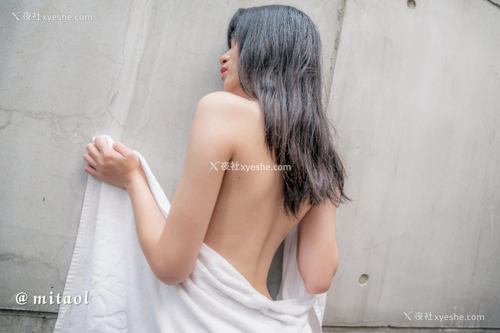 1P - 台湾嫩模 Miu Myoung 大尺私拍流出