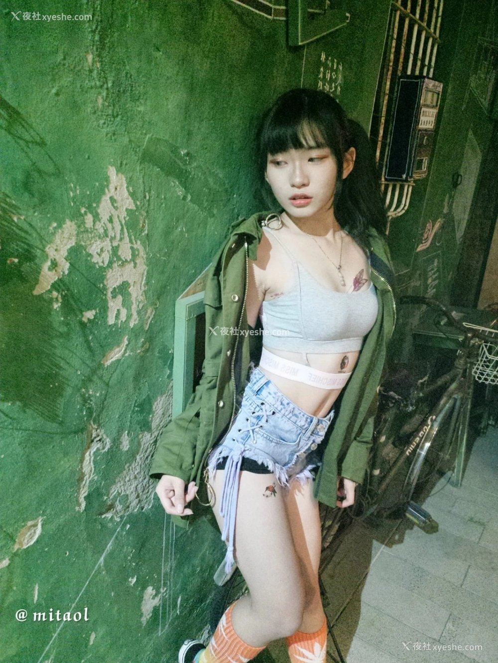 1P - 台湾嫩模 Miu Myoung 大尺私拍流出