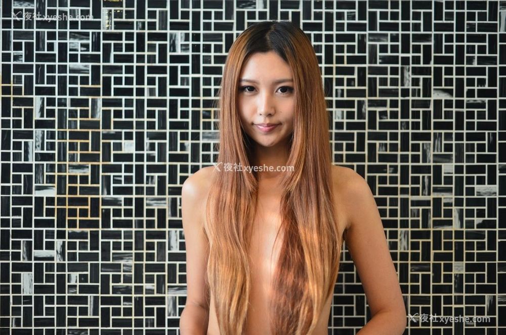 1P - 国模林立童人体私拍套图