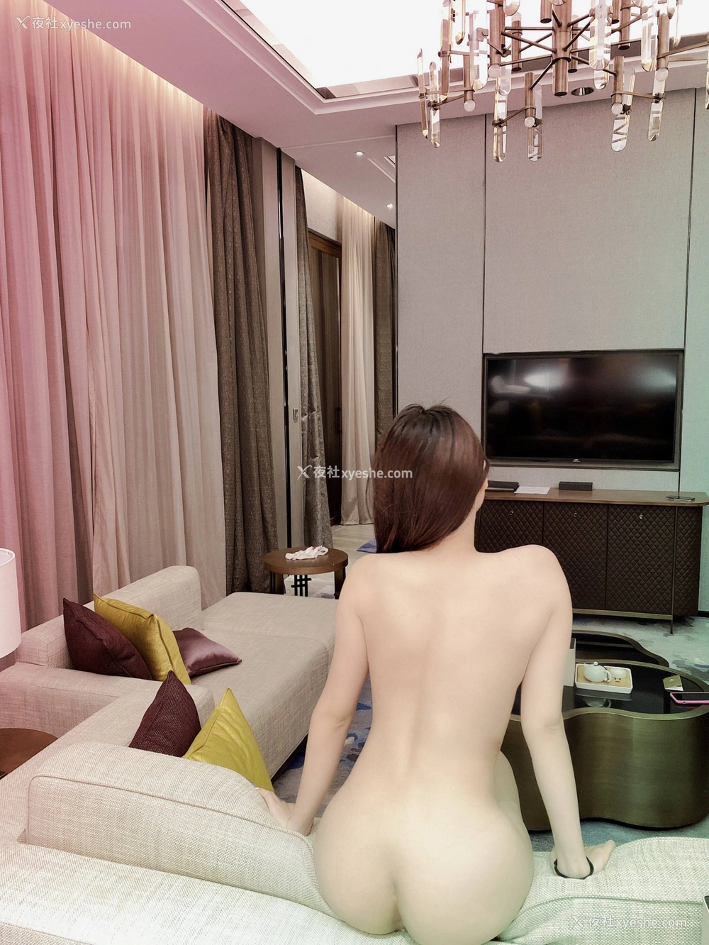 1P - 【网络收集】秀人网模特 芝芝Booty 福利合集