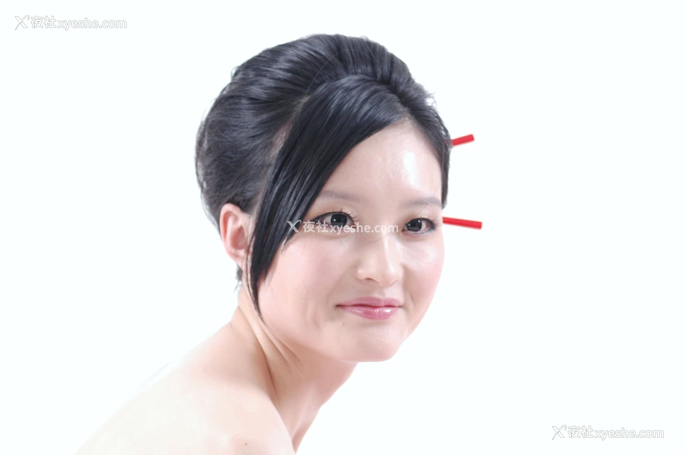 1P - 国模亚美人体私拍套图