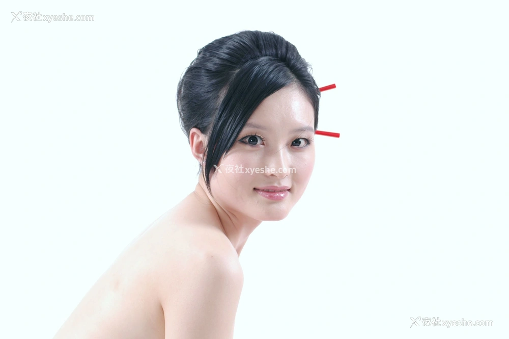 1P - 国模亚美人体私拍套图
