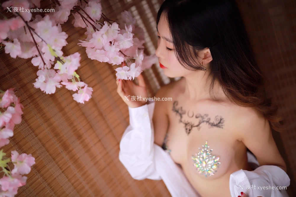 1P - 抖娘·利世《钻》