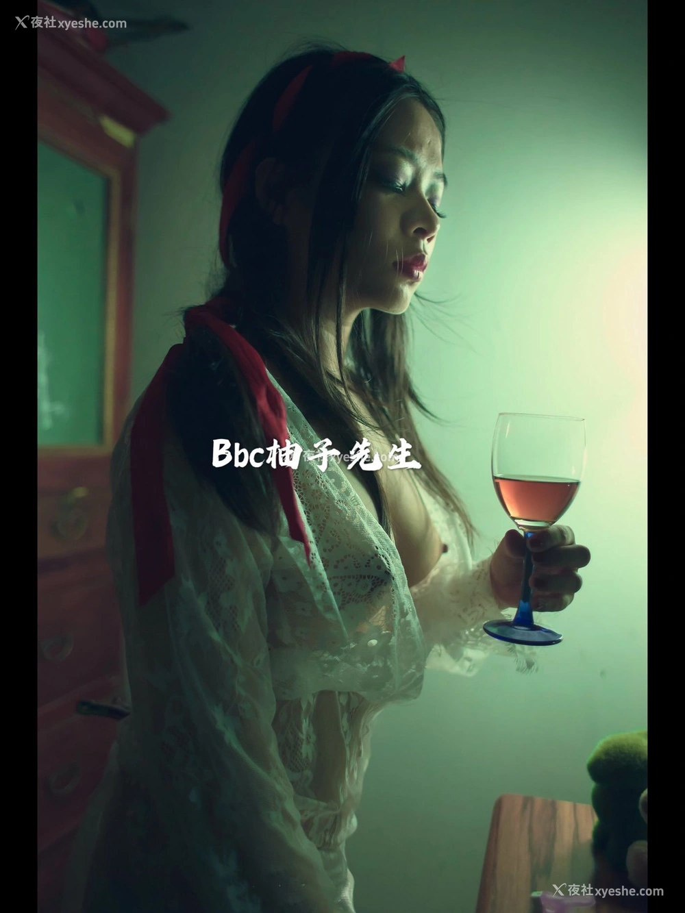 1P - 【网络收集】推特色影大神 Bbc柚子先生 大尺度私拍合集