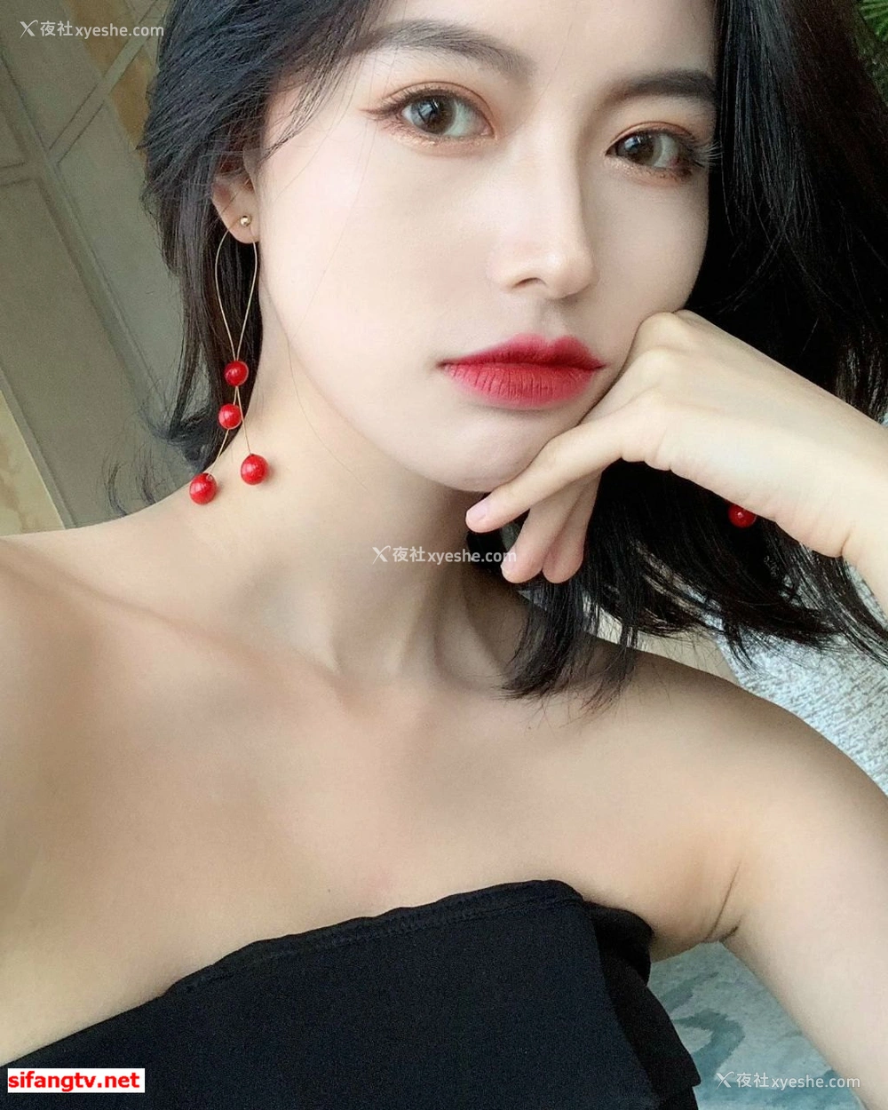 1P - 美女如云，某高端换妻私密群内部泄露