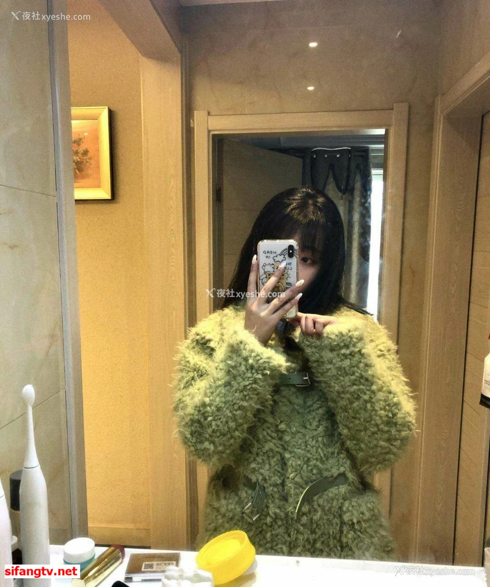 1P - 美女如云，某高端换妻私密群内部泄露