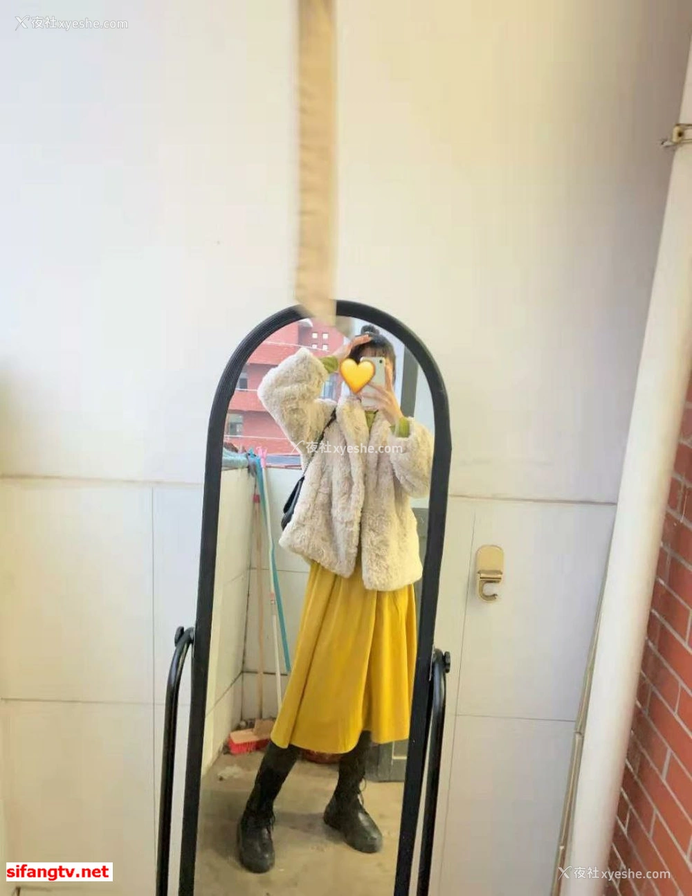 1P - 美女如云，某高端换妻私密群内部泄露