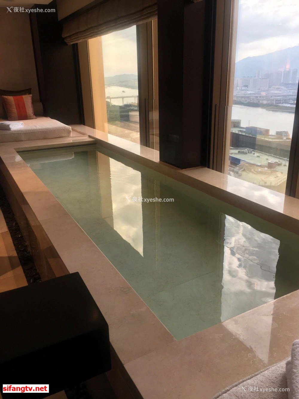 1P - 美女如云，某高端换妻私密群内部泄露