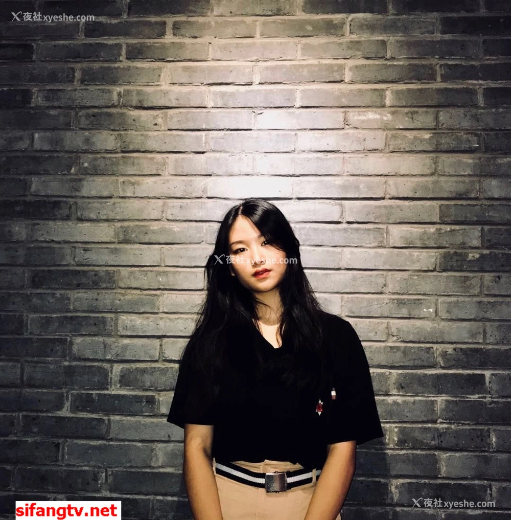 1P - 美女如云，某高端换妻私密群内部泄露