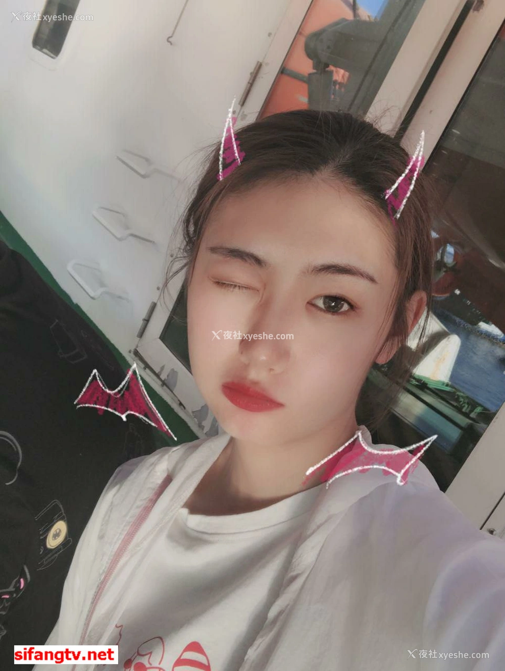 1P - 美女如云，某高端换妻私密群内部泄露