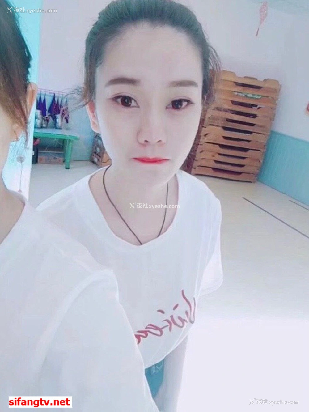 1P - 美女如云，某高端换妻私密群内部泄露