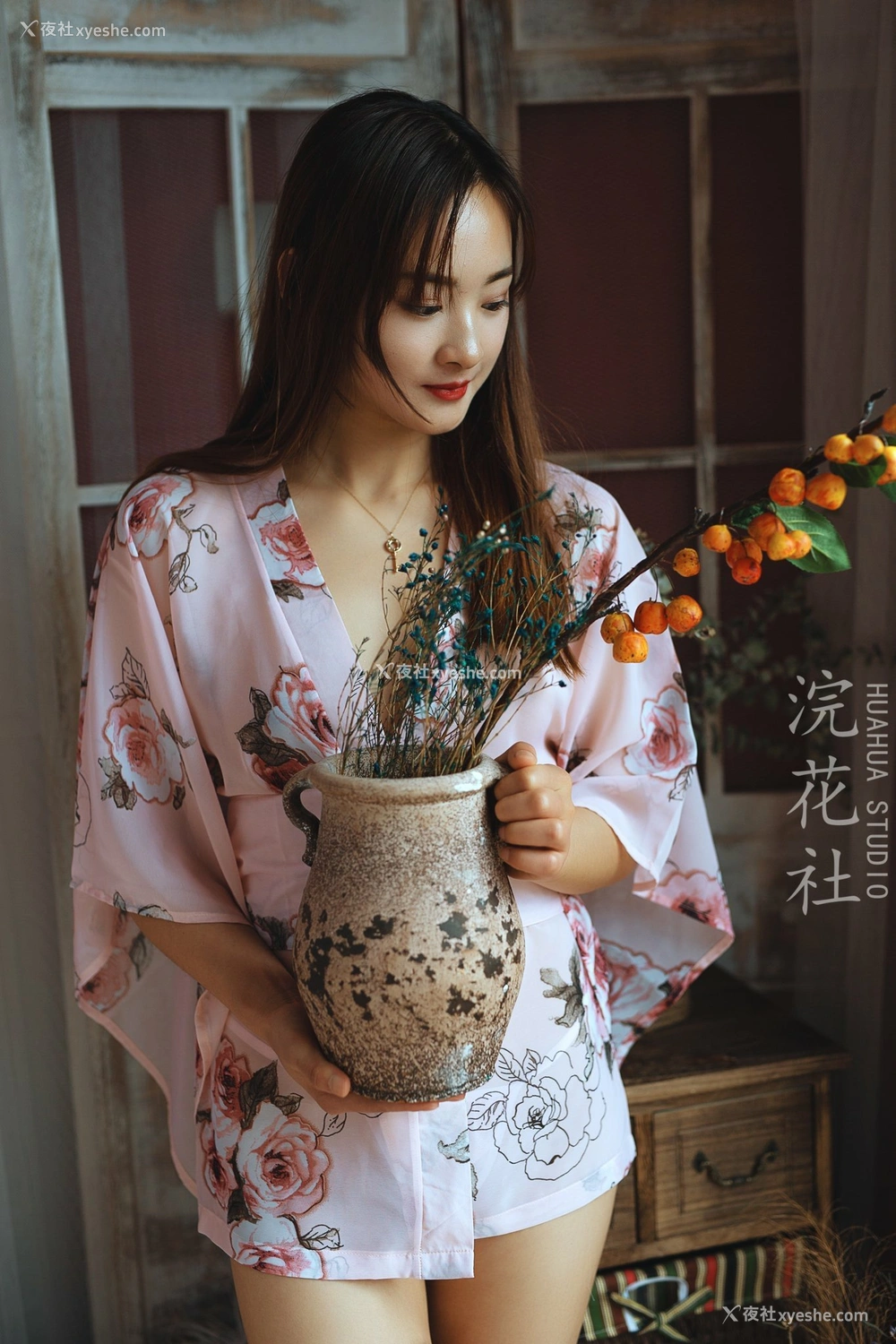 1P - 【网络收集】浣花社人体私拍写真Dinggege6叁点美女集合