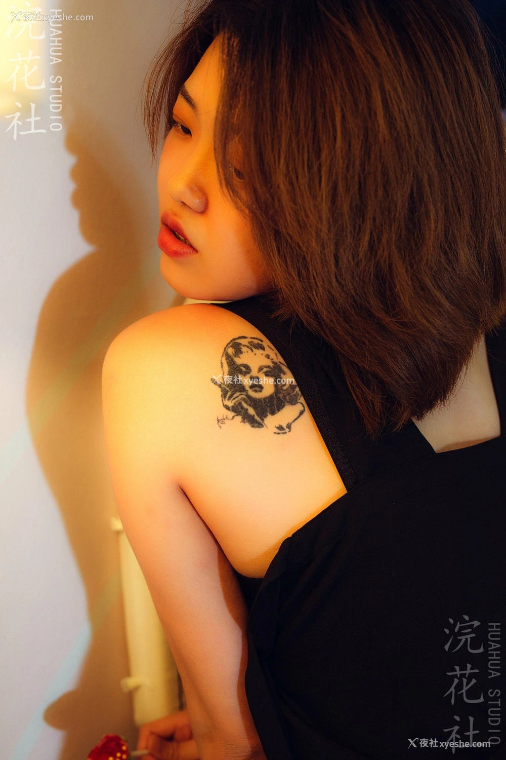 1P - 【网络收集】浣花社人体私拍写真Dinggege6叁点美女集合