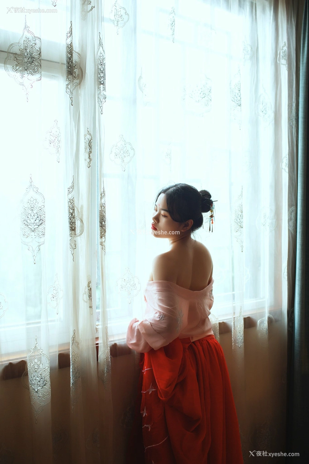 1P - 【网络收集】浣花社人体私拍写真Dinggege6叁点美女集合