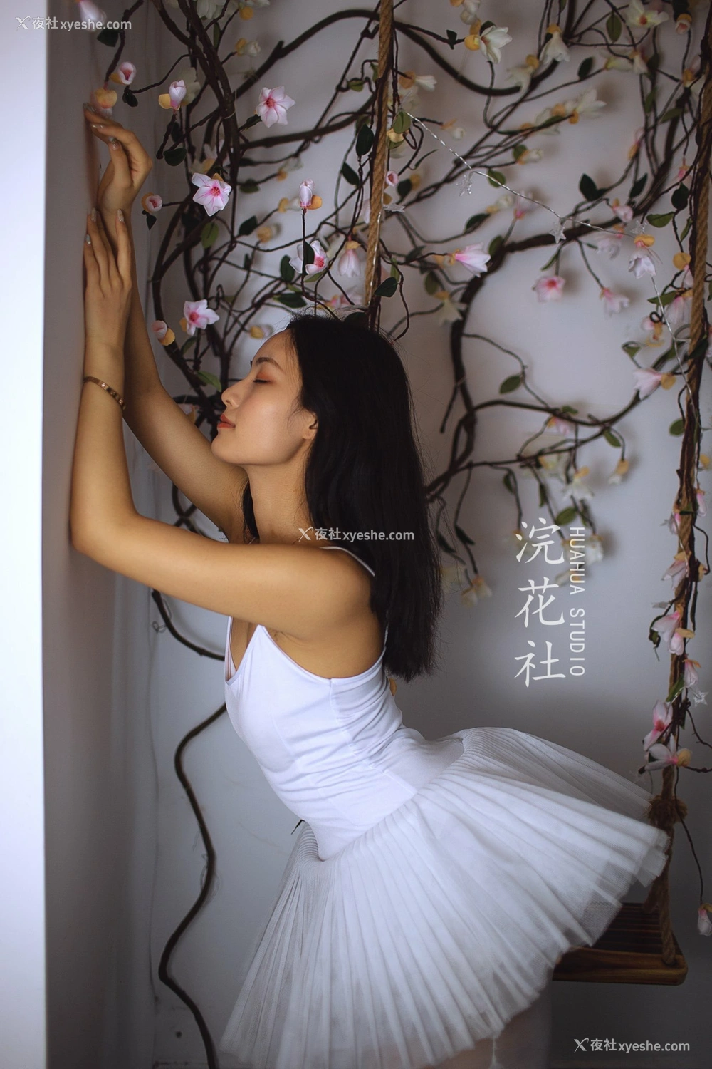1P - 【网络收集】浣花社人体私拍写真Dinggege6叁点美女集合