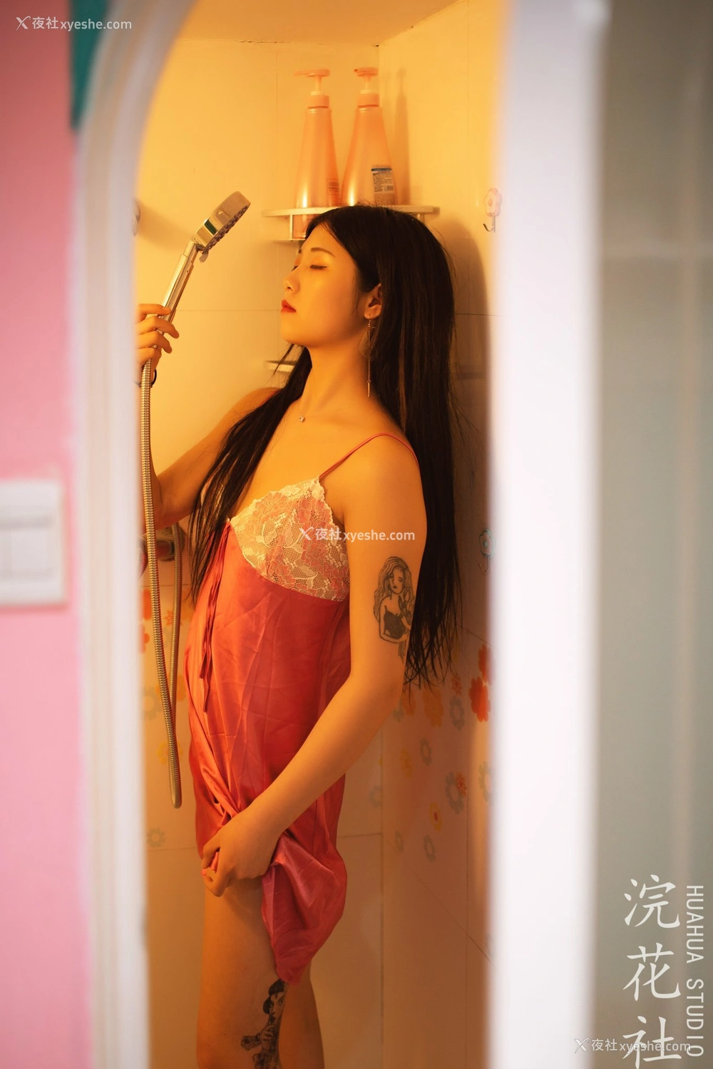1P - 【网络收集】浣花社人体私拍写真Dinggege6叁点美女集合