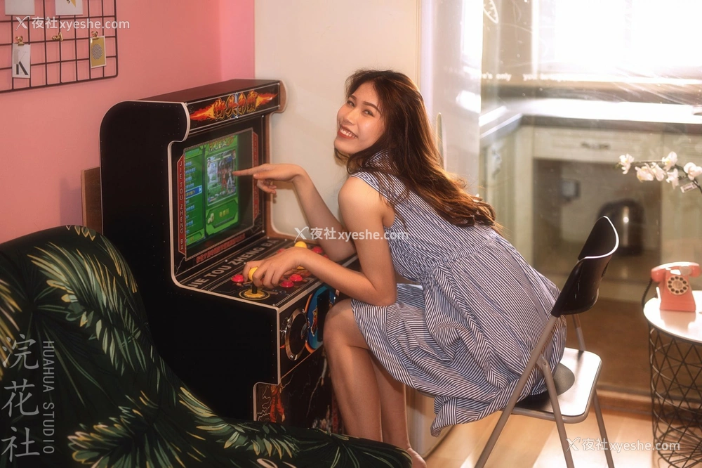 1P - 【网络收集】浣花社人体私拍写真Dinggege6叁点美女集合