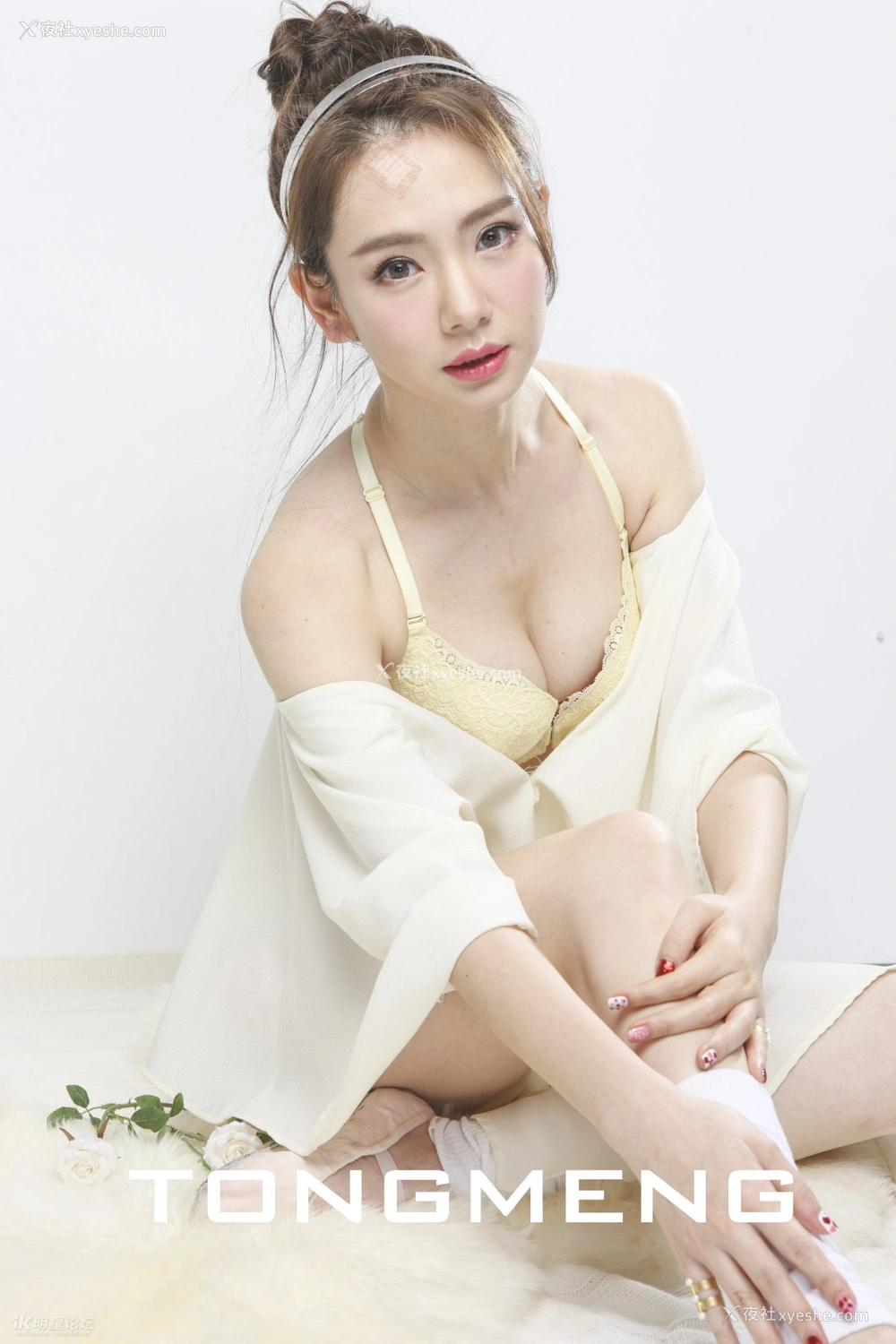 1P - 戚薇性感内衣秀