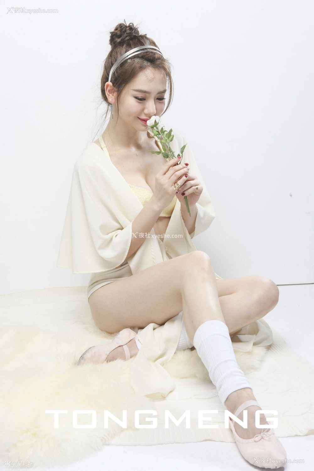 1P - 戚薇性感内衣秀