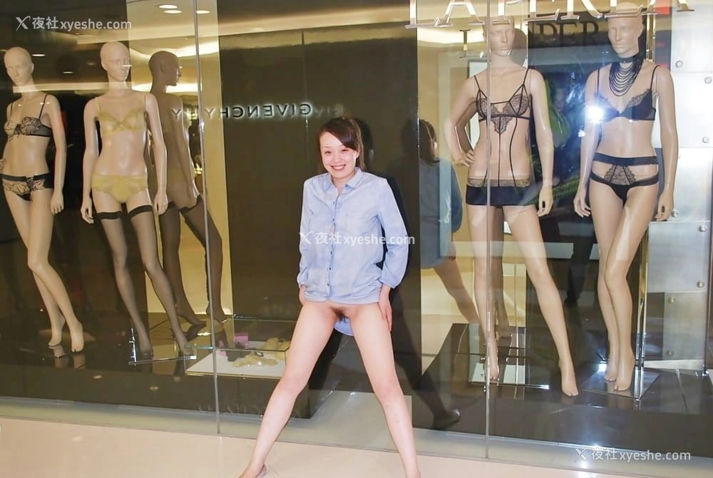 1P - 素人人妻开始尝试各种户外露出