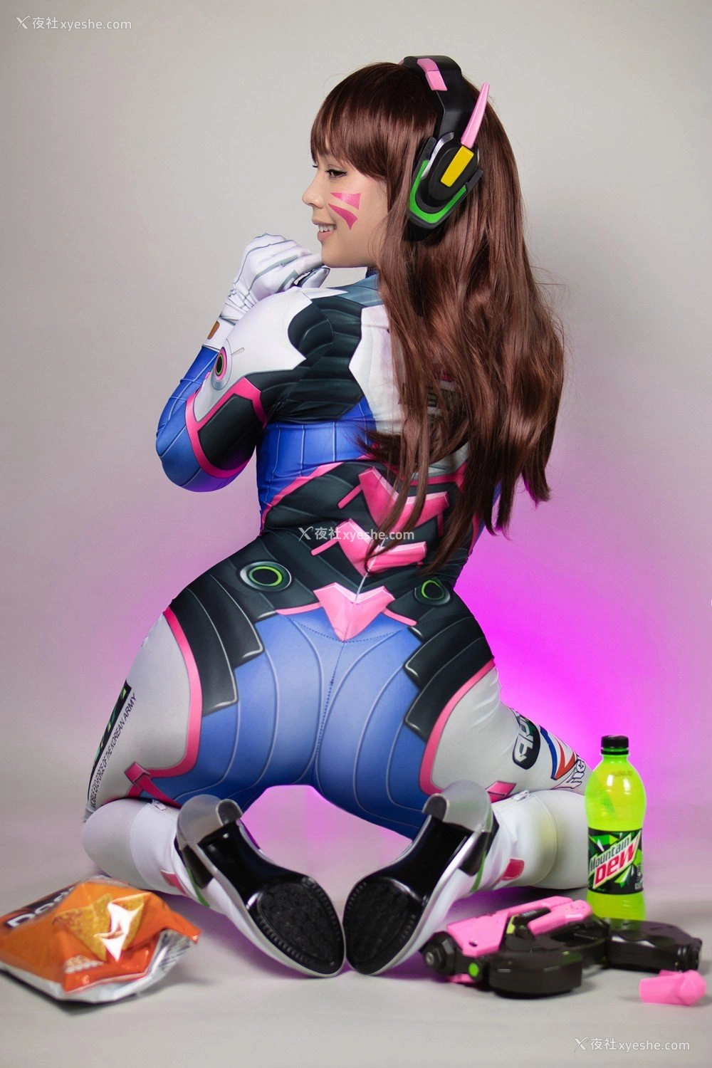 1P - 【网络红人】Virtual Geisha大尺度Cosplayer《D.Va》