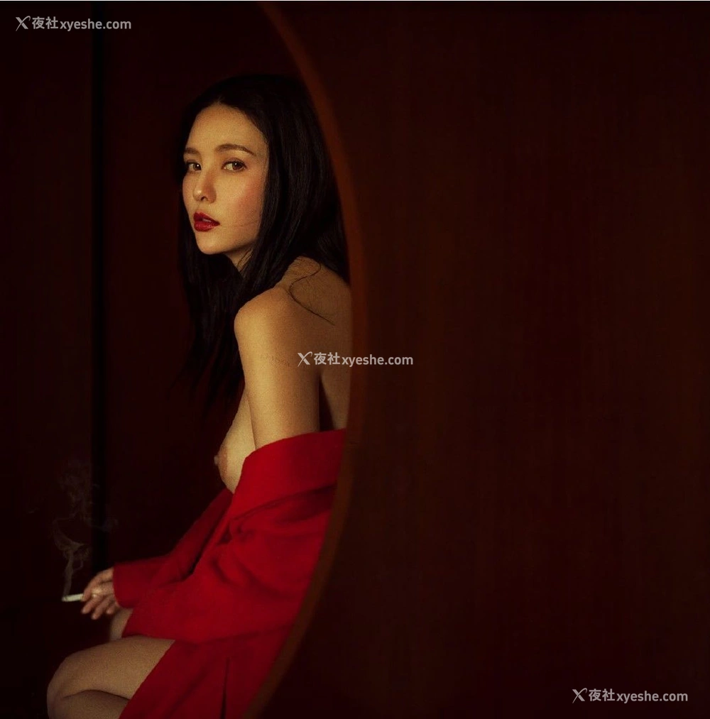 1P - 脱之女神凸凹有致的身体