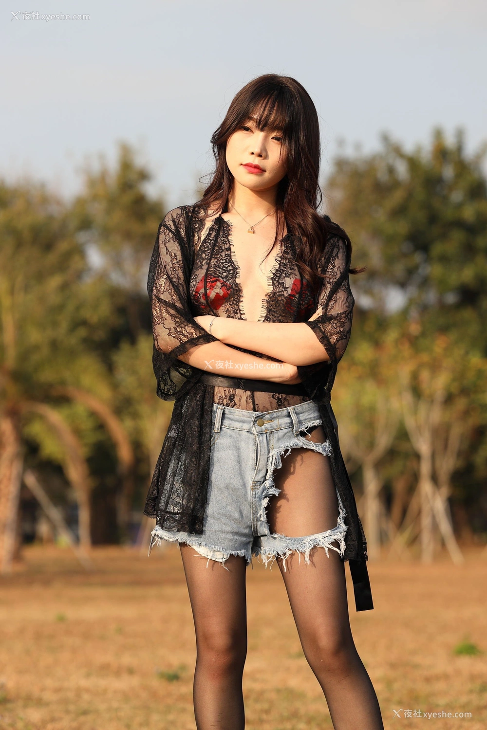 1P - 芝芝booty《黑色蕾丝》