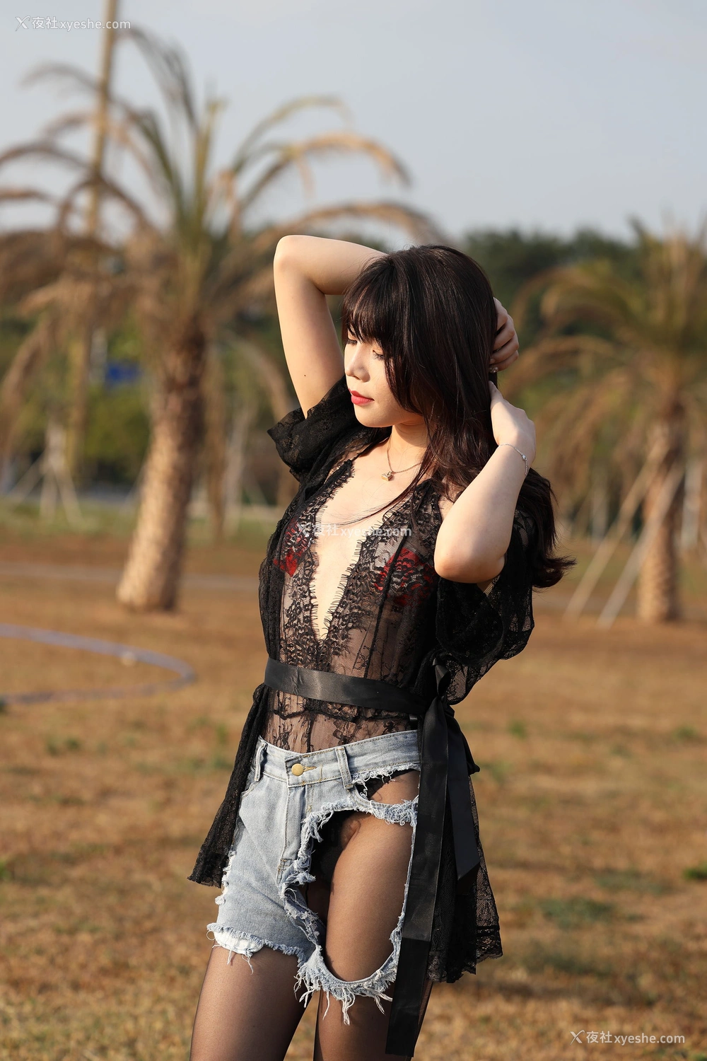 1P - 芝芝booty《黑色蕾丝》
