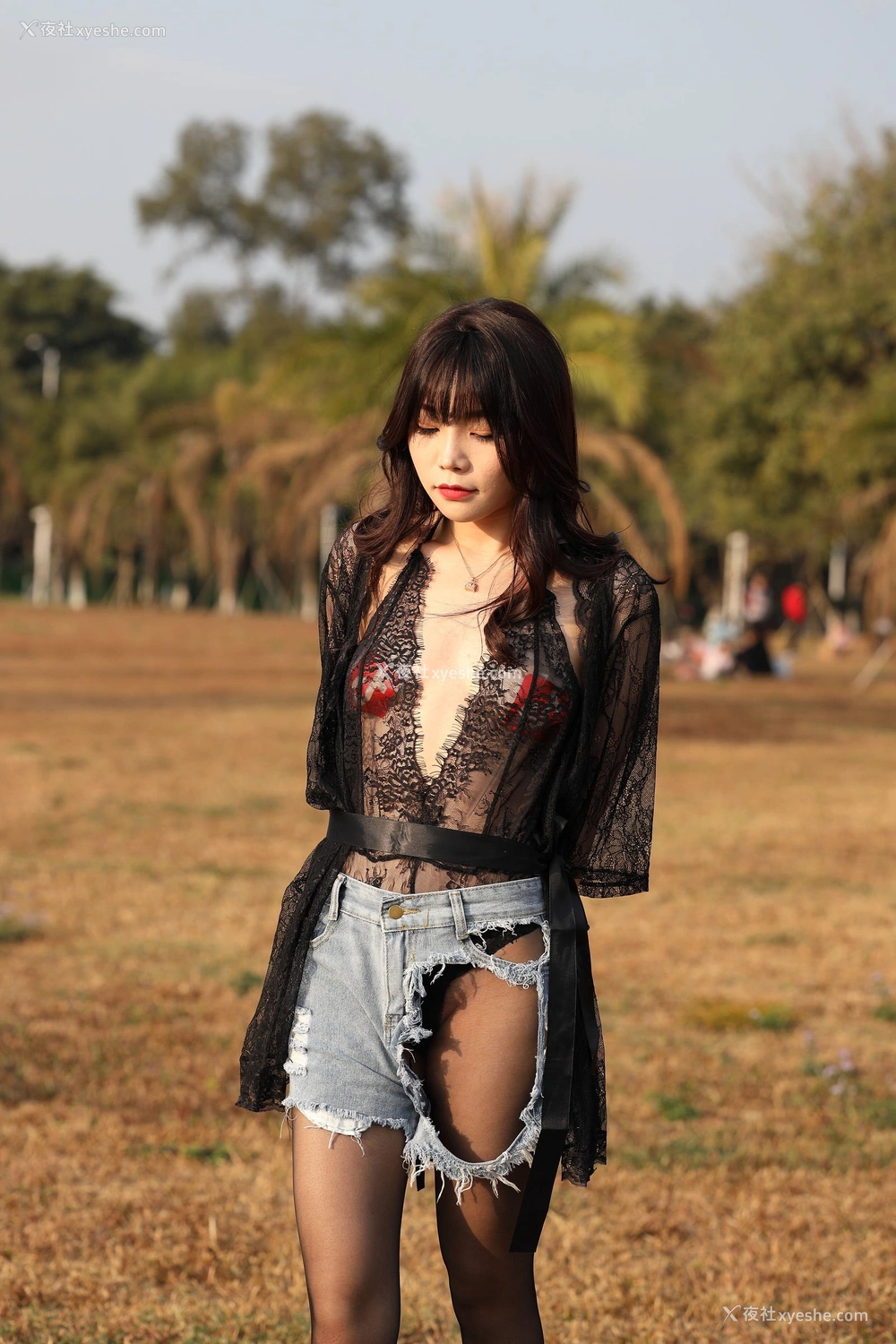 1P - 芝芝booty《黑色蕾丝》
