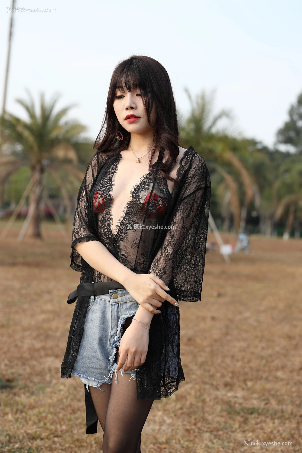 1P - 芝芝booty《黑色蕾丝》