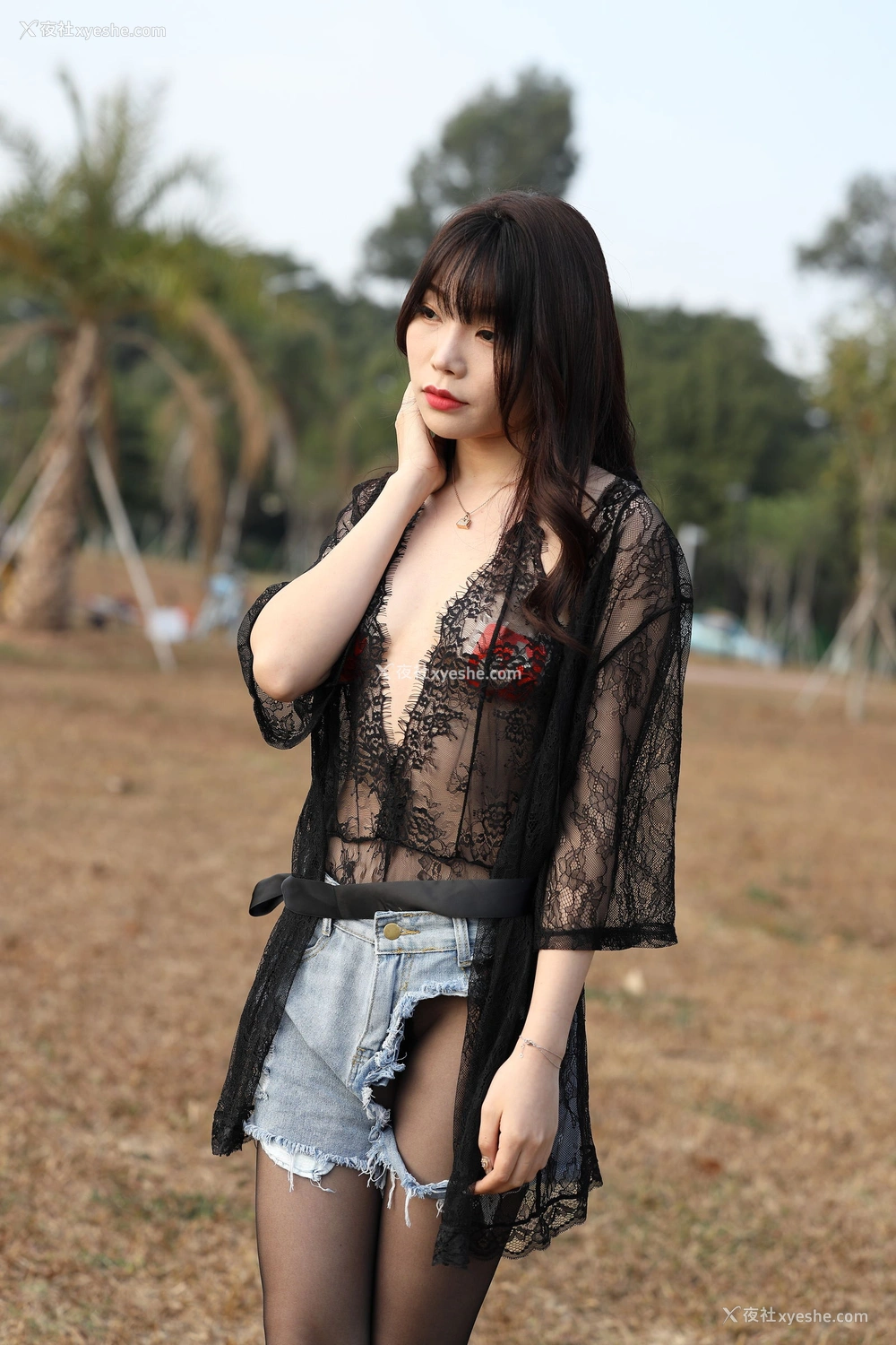 1P - 芝芝booty《黑色蕾丝》