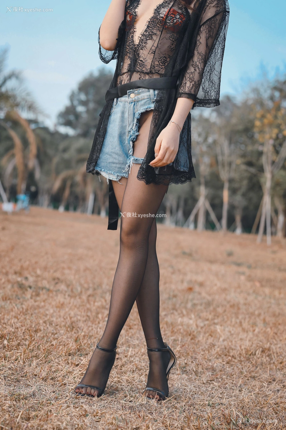 1P - 芝芝booty《黑色蕾丝》