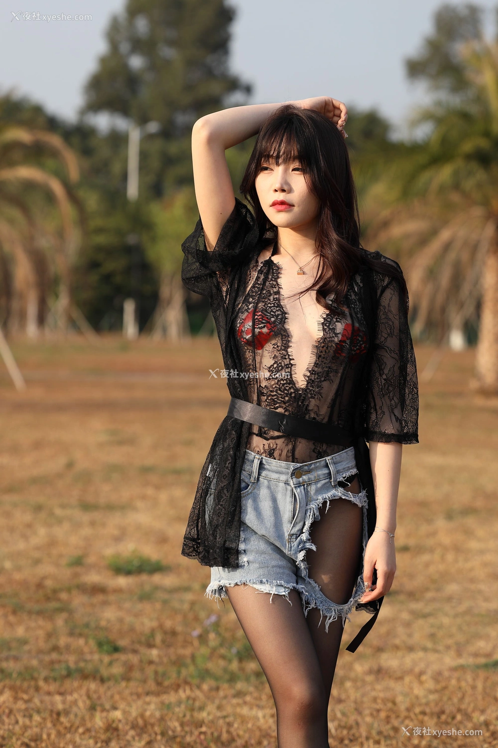 1P - 芝芝booty《黑色蕾丝》