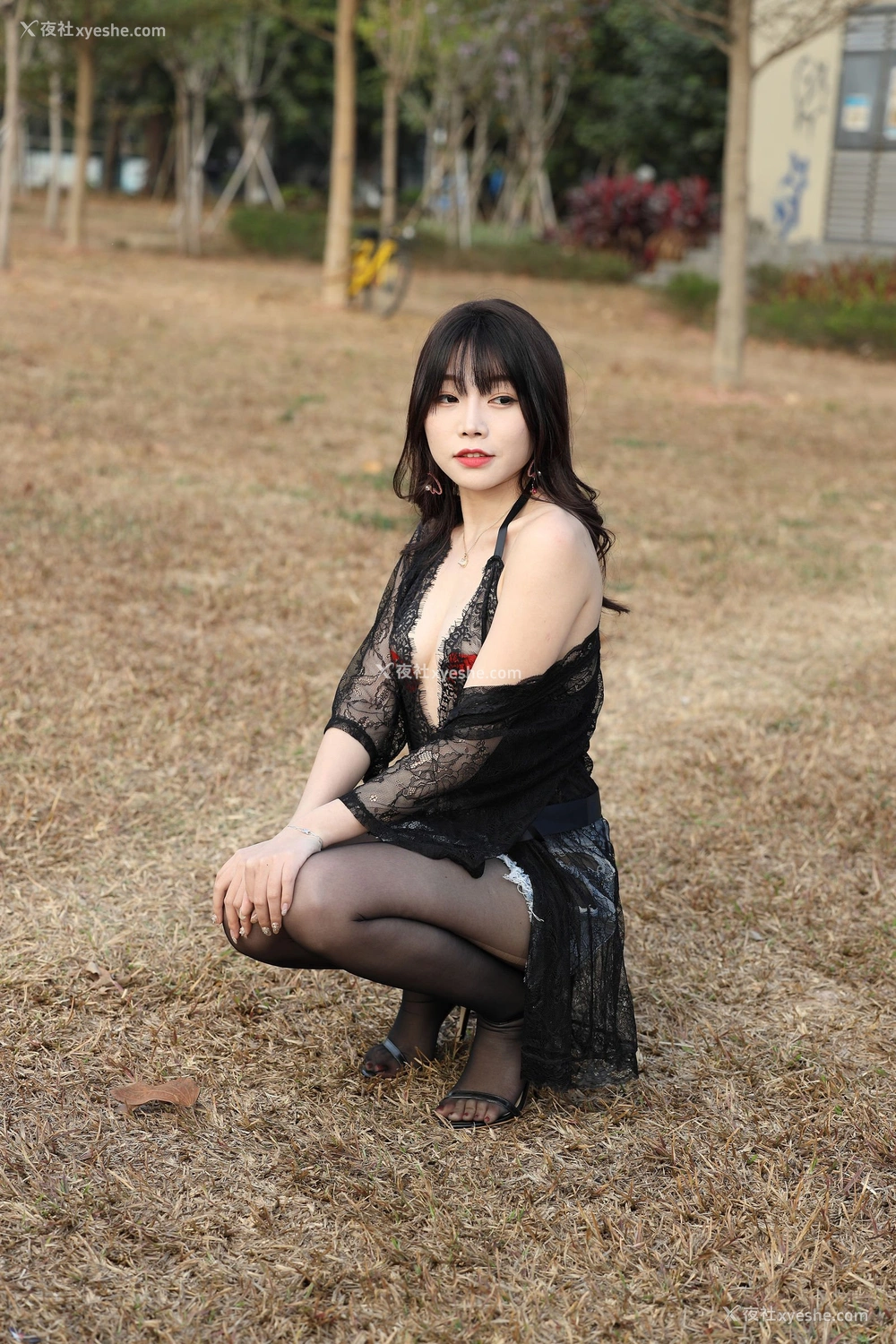 1P - 芝芝booty《黑色蕾丝》
