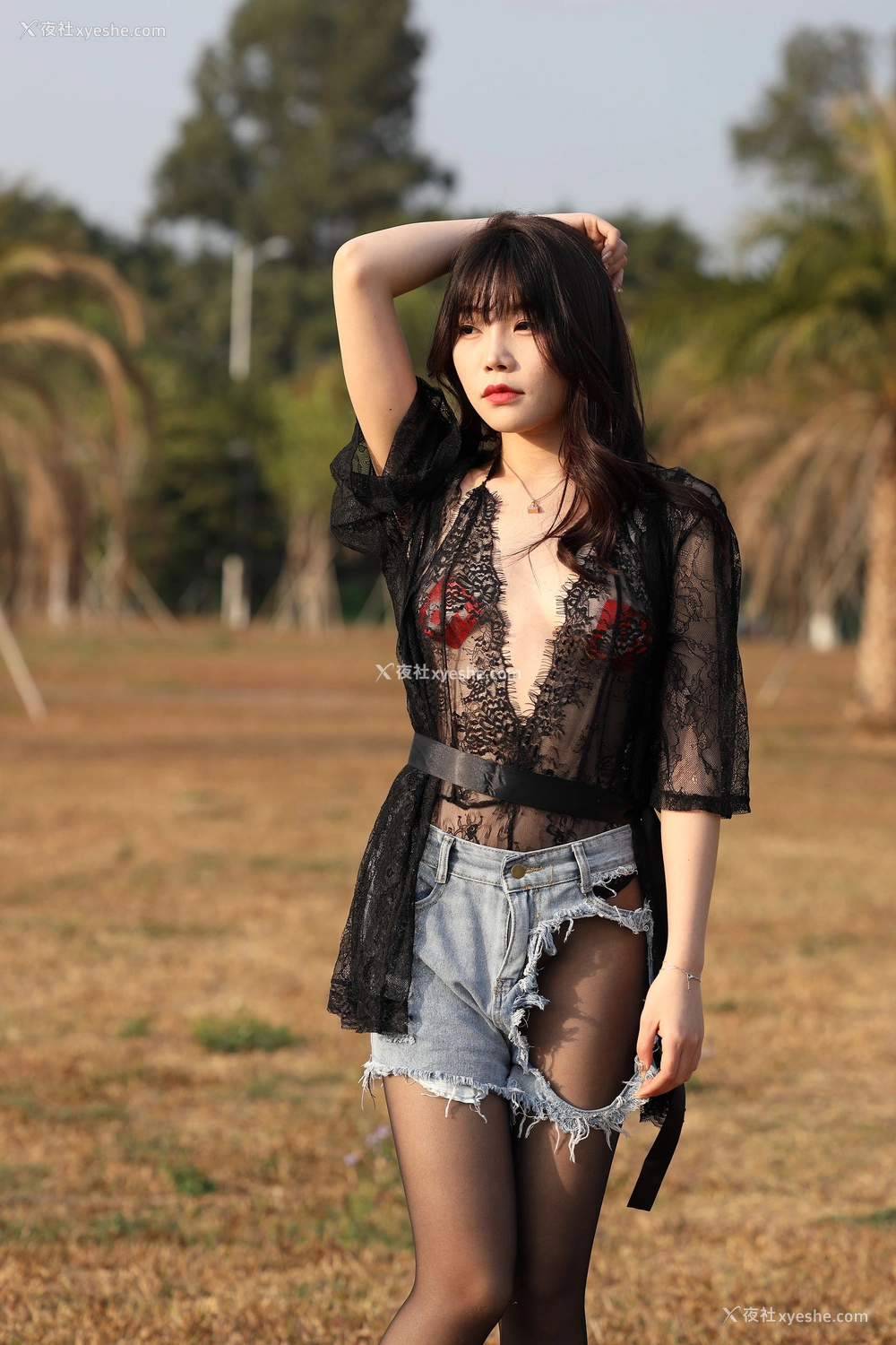 1P - 芝芝booty《黑色蕾丝》