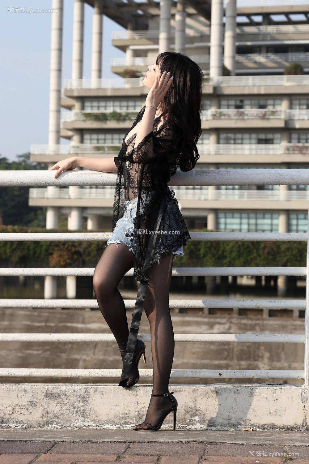 1P - 芝芝booty《黑色蕾丝》