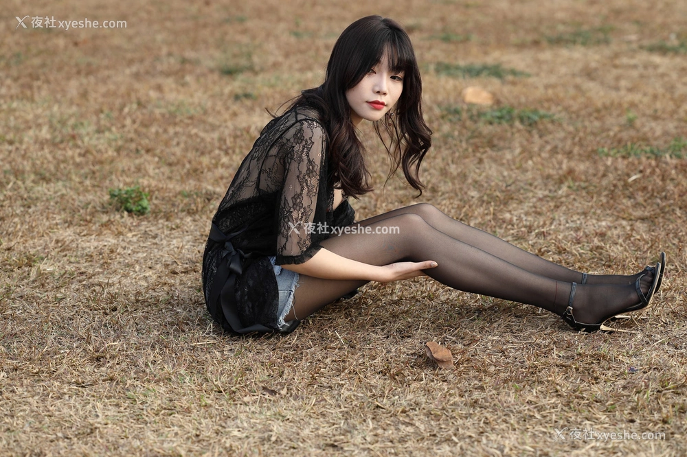 1P - 芝芝booty《黑色蕾丝》