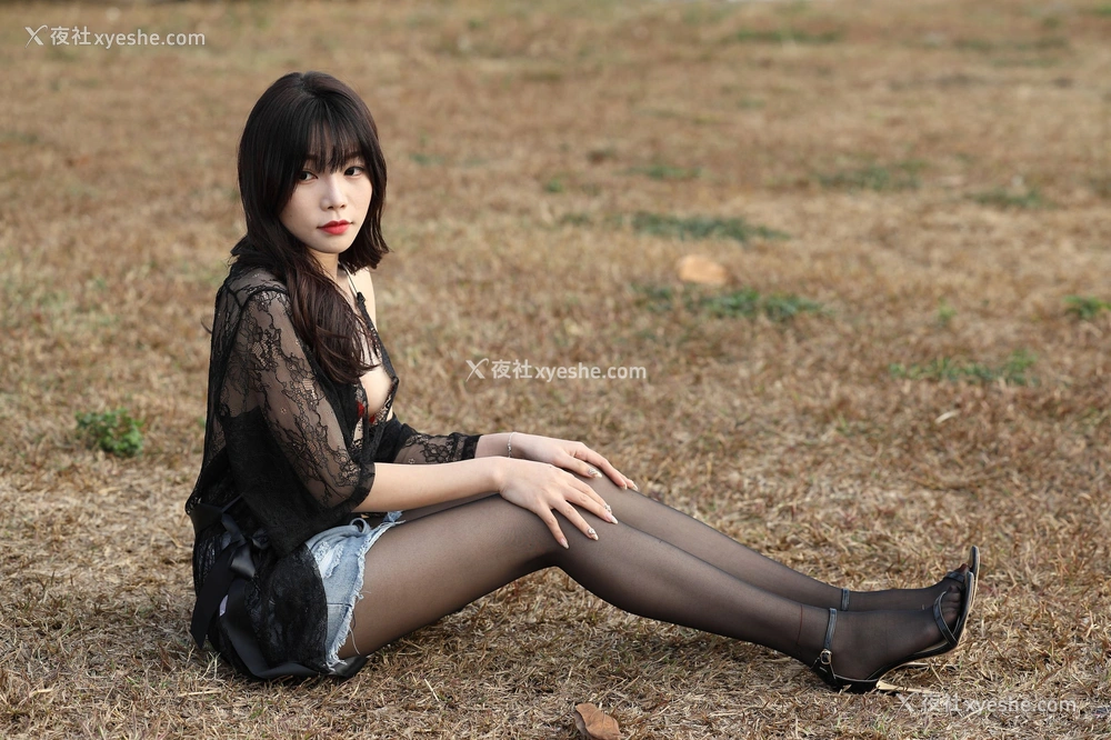 1P - 芝芝booty《黑色蕾丝》