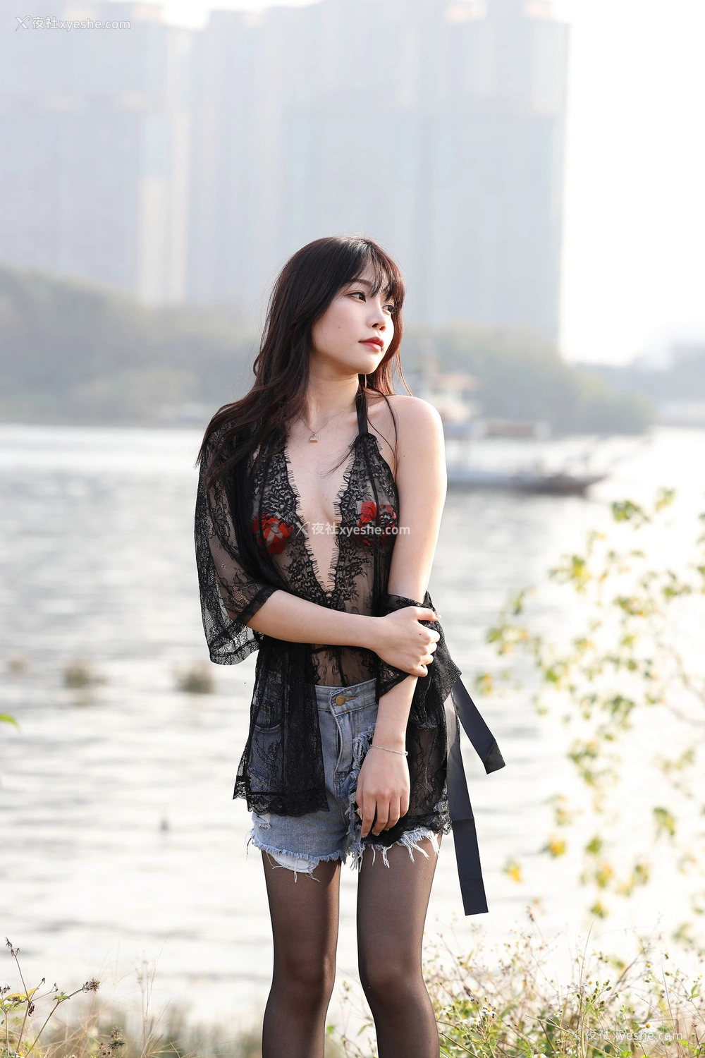 1P - 芝芝booty《黑色蕾丝》