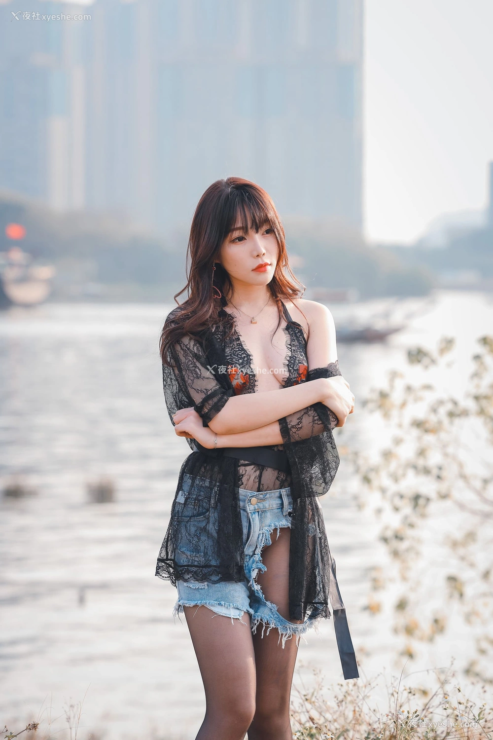 1P - 芝芝booty《黑色蕾丝》