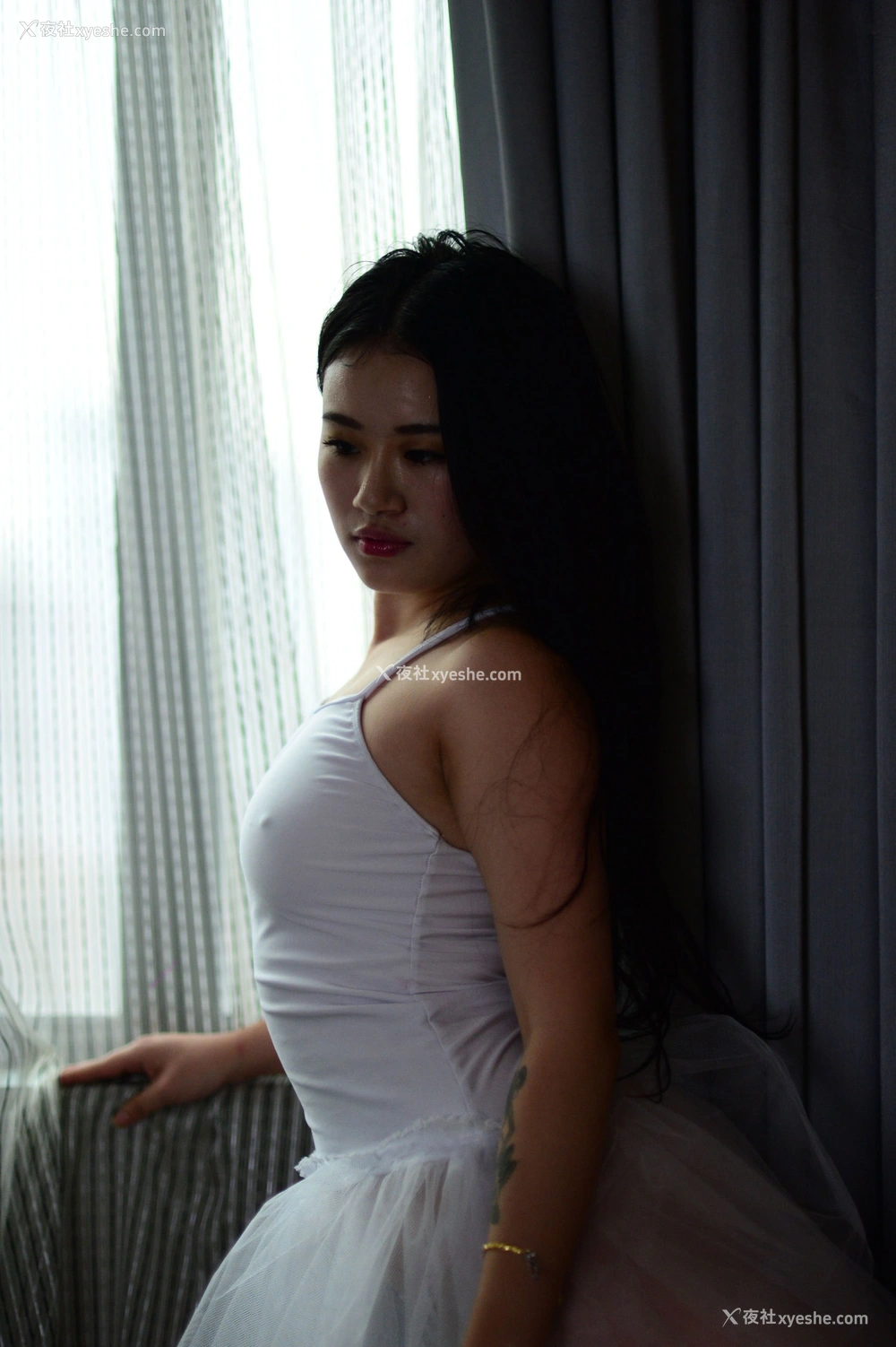 1P - 国模舞蹈美少女大尺度人体私拍套图