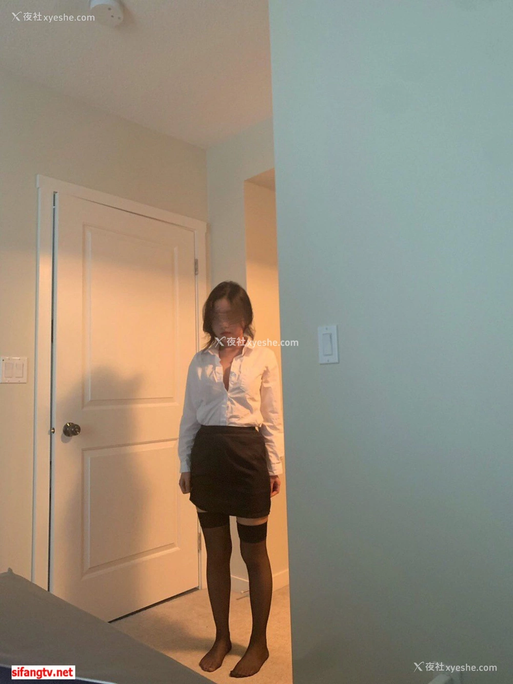 1P - 自拍流出：和极品养眼女友的性福生活