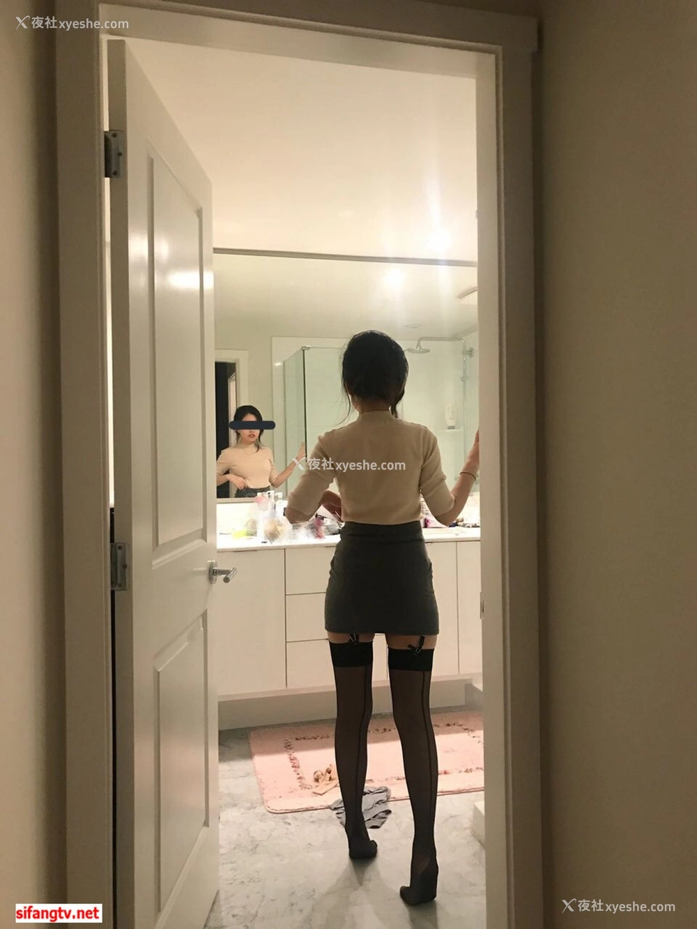 1P - 自拍流出：和极品养眼女友的性福生活